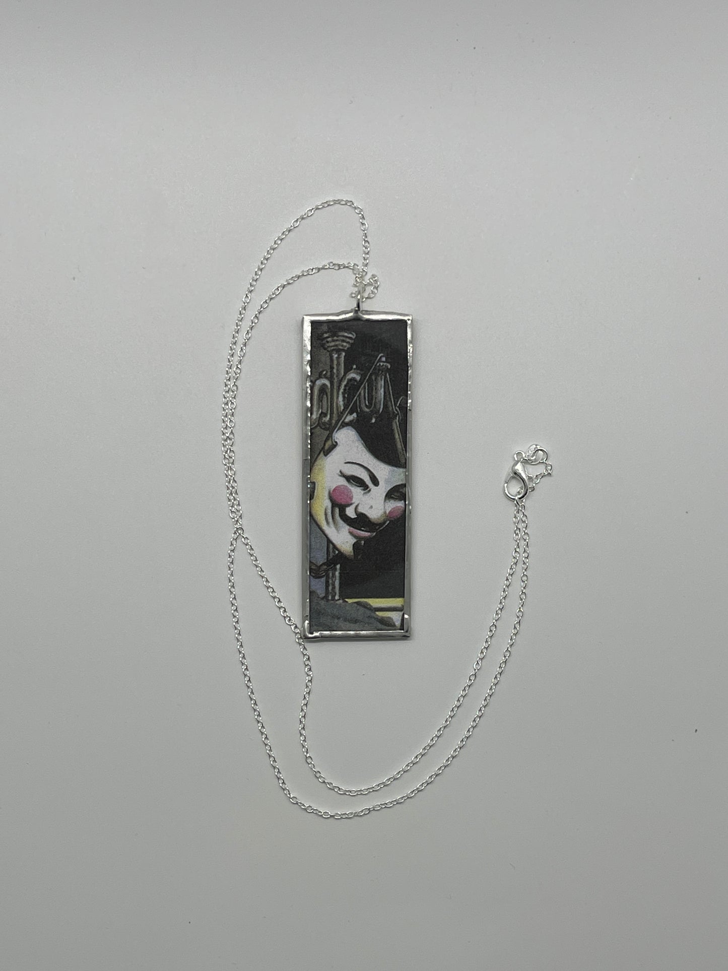 Graphic Necklace: Vendetta 2